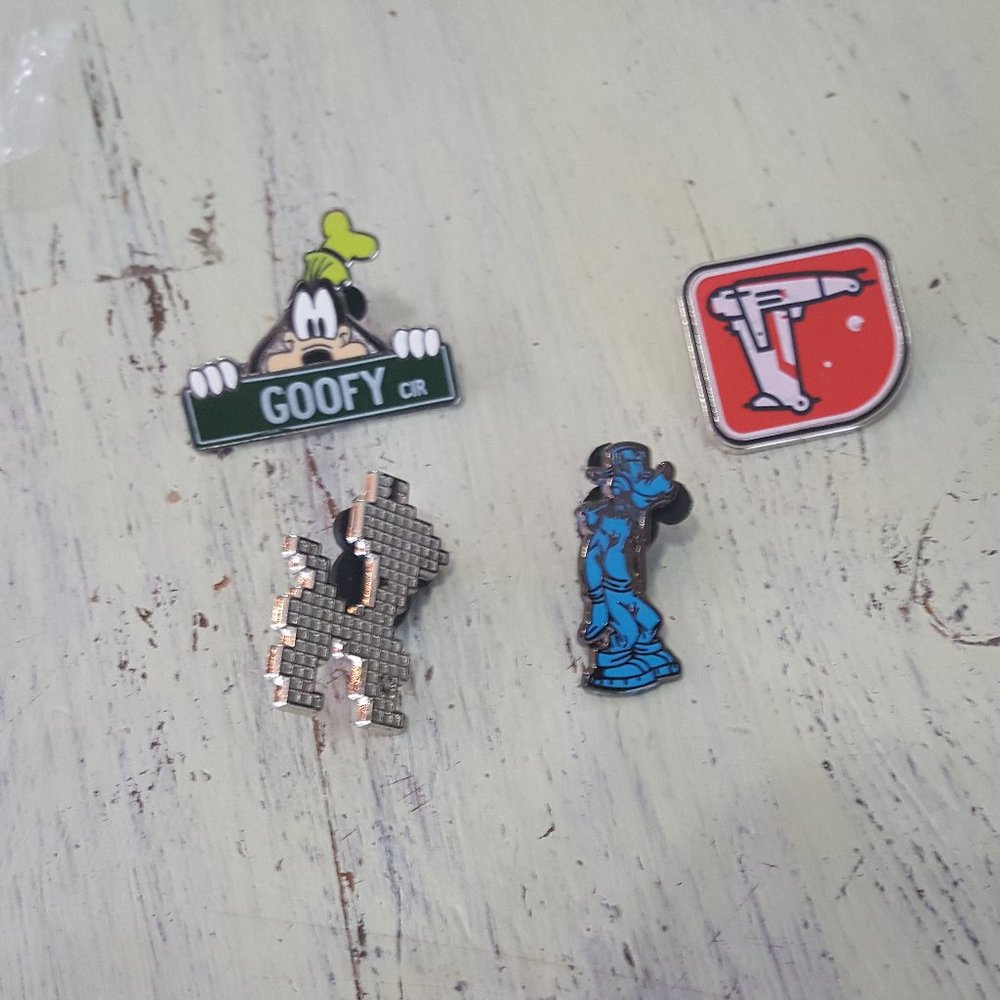 4 Authentic Disney World Pins